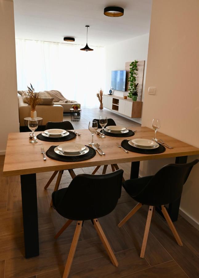 Adorable Holiday Apartment Malinska Exterior photo