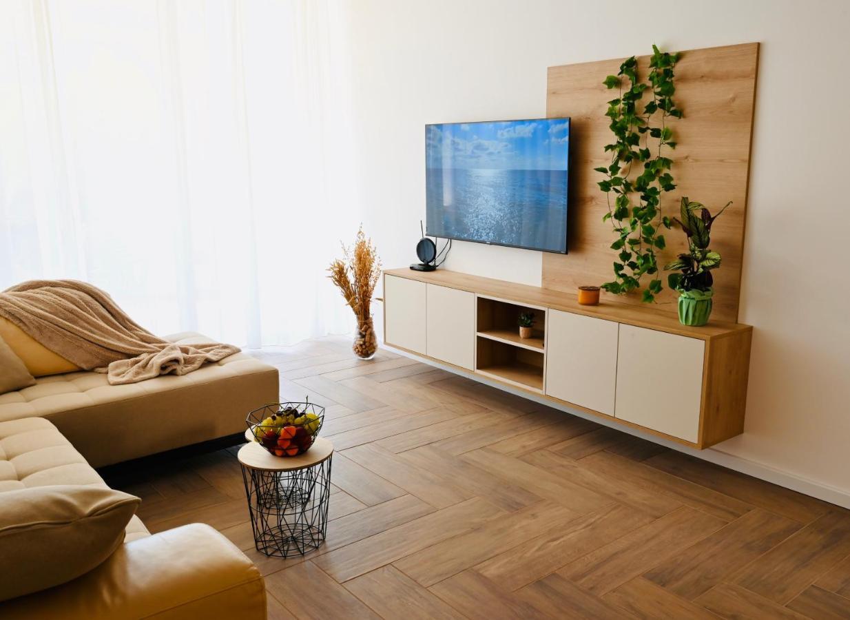 Adorable Holiday Apartment Malinska Exterior photo