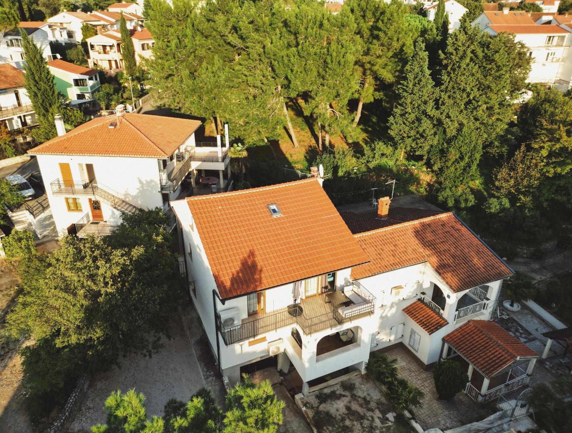 Adorable Holiday Apartment Malinska Exterior photo